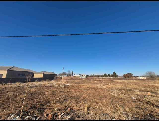 876M² VACANT LAND FOR SALE IN UNITAS PARK